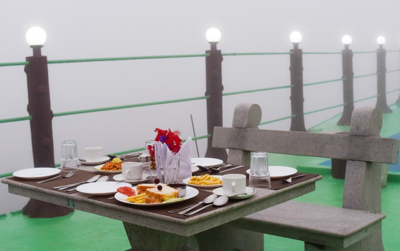 Hotel Misty Hill Pīrmed Exteriér fotografie